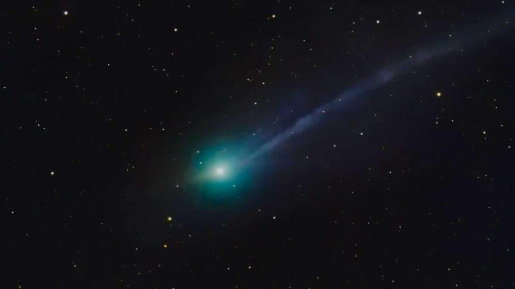 Extreme isotopic signatures in 3I/ATLAS point to origin in the early Milky Way Extreme isotopic signatures in 3I/ATLAS point to origin in the early Milky Way