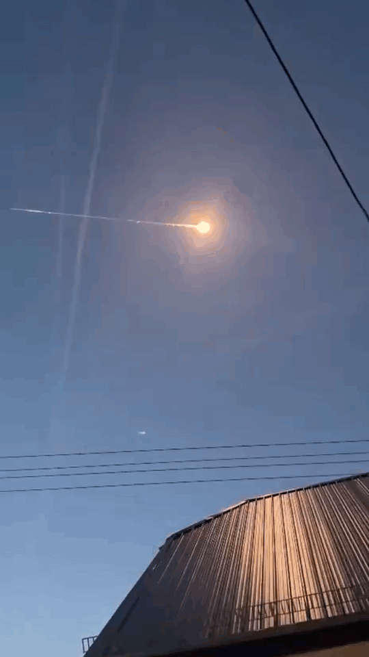 Just In: Bright Fireball Meteor Exploded Over Germany, Damage Homes