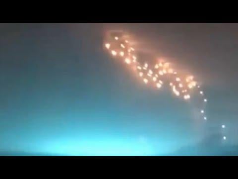 Huge strange lights in the sky of New York, this UFO scared the people who saw it.