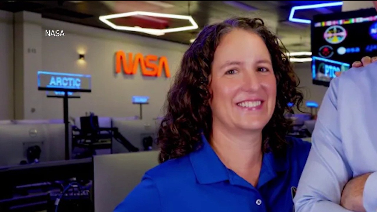 Illinois woman leads NASA's Artemis II mission evaluation room