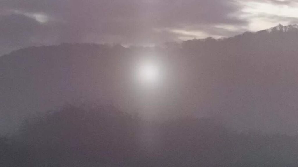 Watch: Odd UFO Filmed Floating Over Mexican City | Talk Radio 98.3 WLAC Watch: Odd UFO Filmed Floating Over Mexican City