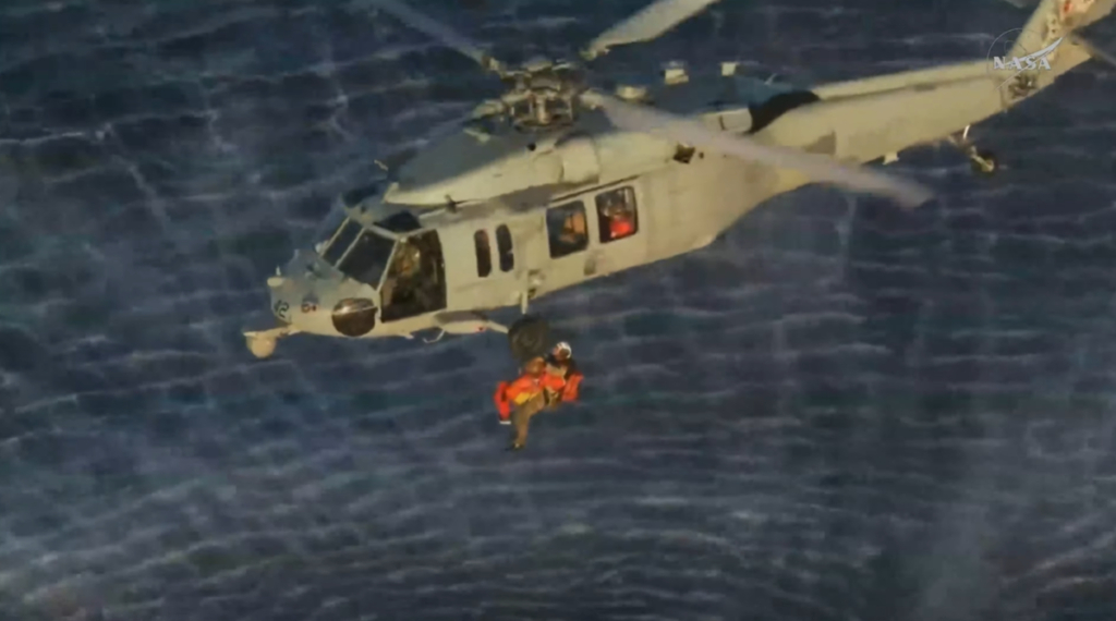 NASA’s Artemis II crew returns to Earth NASA’s Artemis II crew returns to Earth