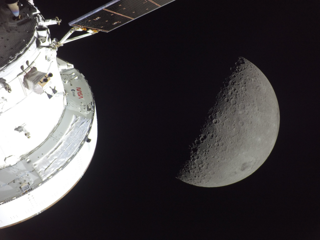 NASA Artemis II moon flyby