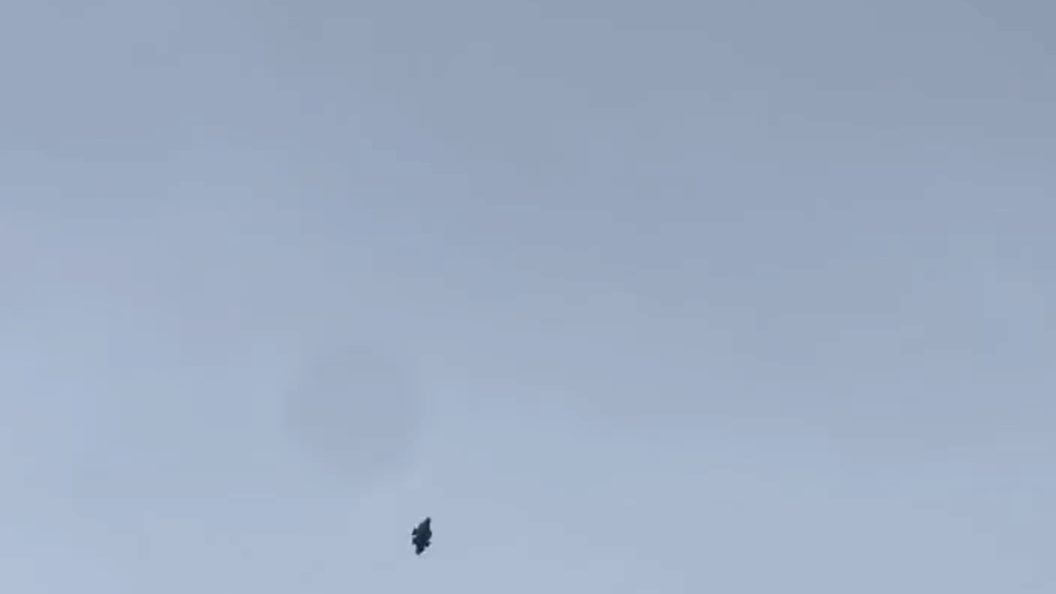 Shapeshifting UAP recorded by u/CpowerGames in Romania. Dec 2025.