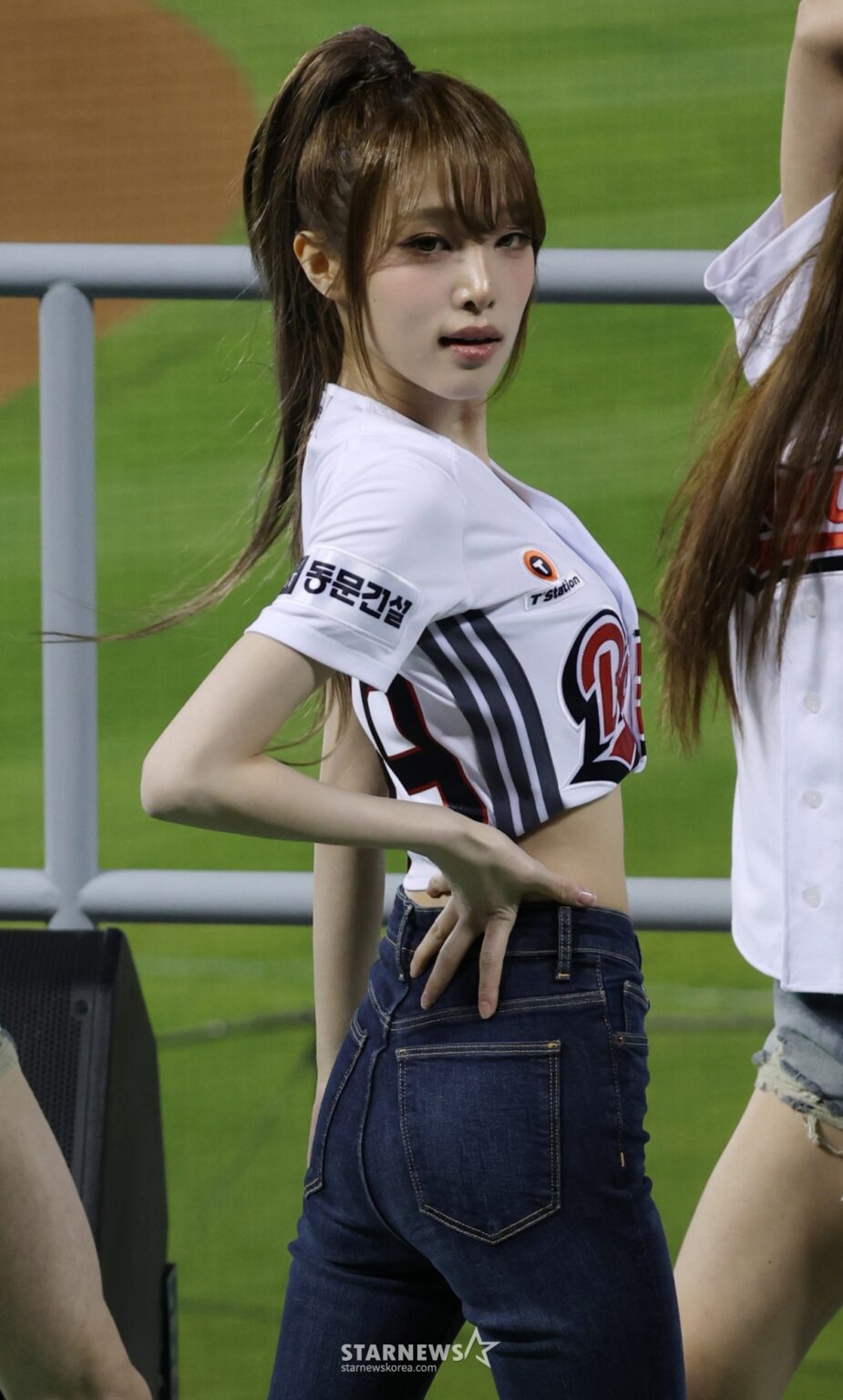 [Photo] Choi Ye-na, so flexible even aliens would be captivated