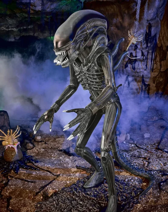  Spirit Halloween Announces Retail 6ft. Xenomorph Animatronic!