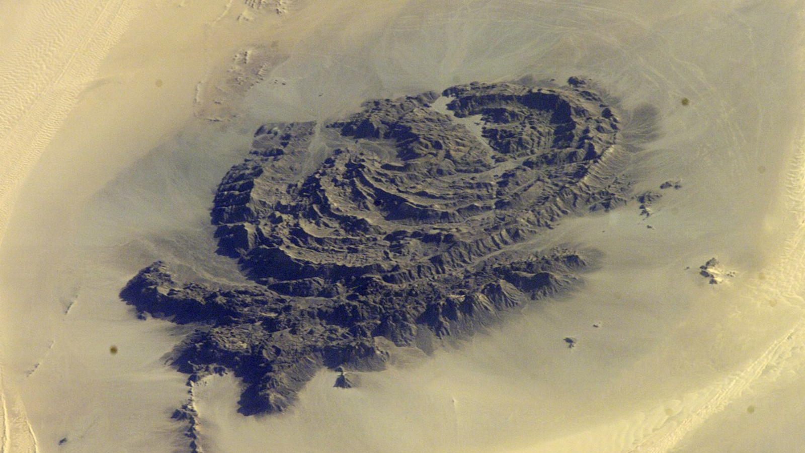 An astronaut photo of the massif