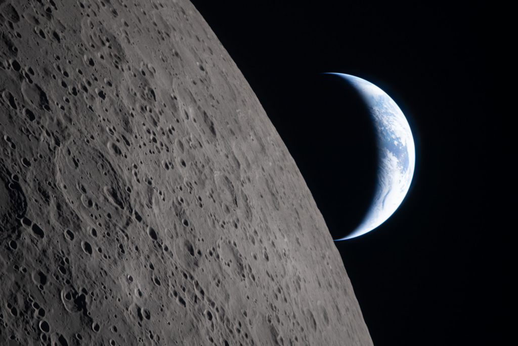NASA Artemis II sees the earth behind the moon