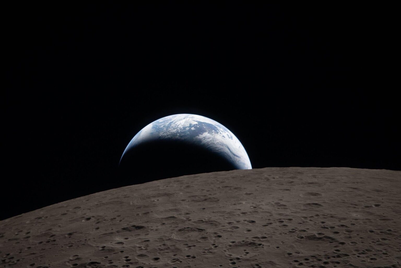 Artemis II. Earth Rise