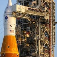 Florida tourists gather to 'witness history' ahead of Moon launch