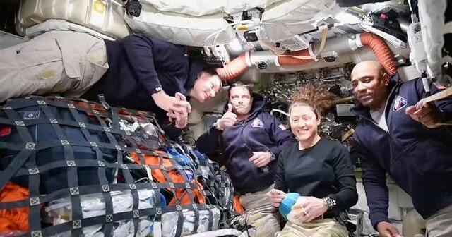 Canadian Jeremy Hansen, Artemis II crew to splash down after historic moon trip | National News Canadian Jeremy Hansen, Artemis II crew to splash down after historic moon trip