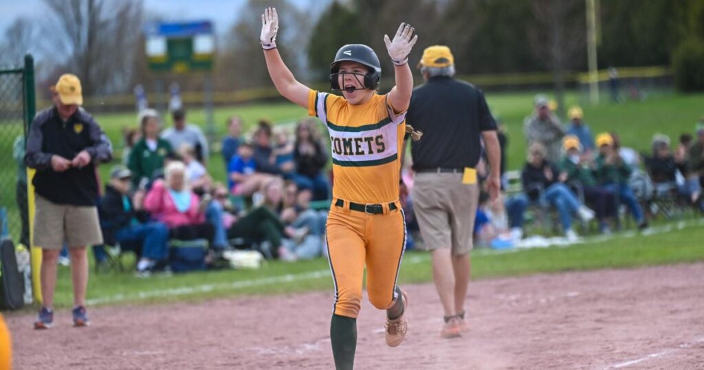 Comets best Lakers in Metro showdown, Chatham Brouillette leads offense