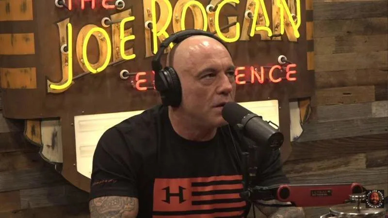 Joe Rogan doesn’t think President Donald Trump will be the first person aliens want to visit when they arrive. By: @PowerfulJRE/YouTube