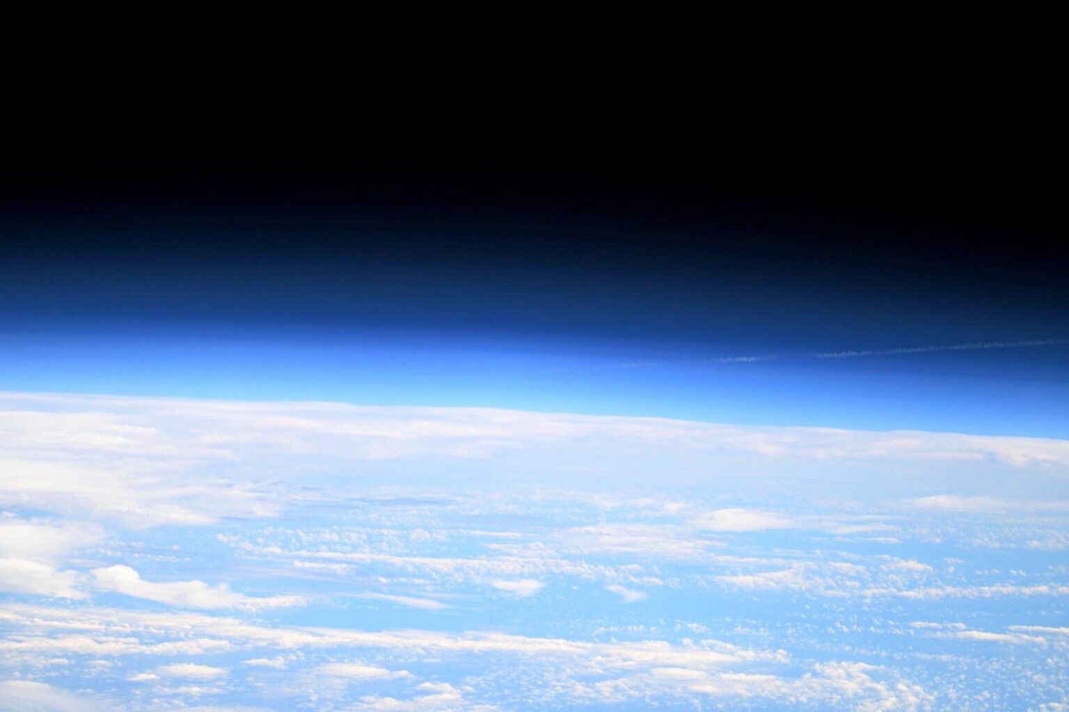 Reentry trail of Artemis II seen from ISS