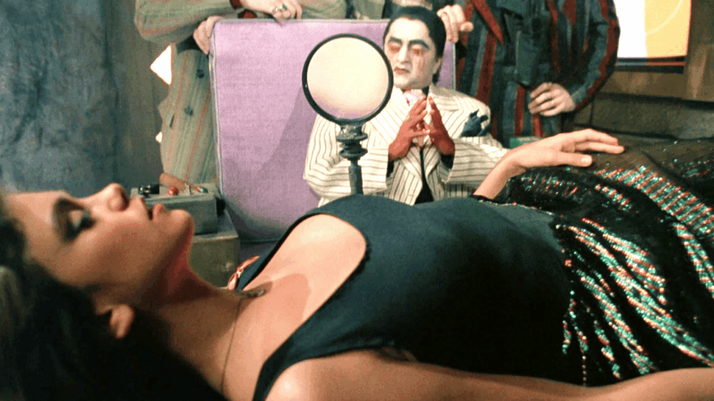 Sports Illustrated Swimsuit Model Cosplays As Ugly Misfit In Wacky 80s Sci-Fi Adventure