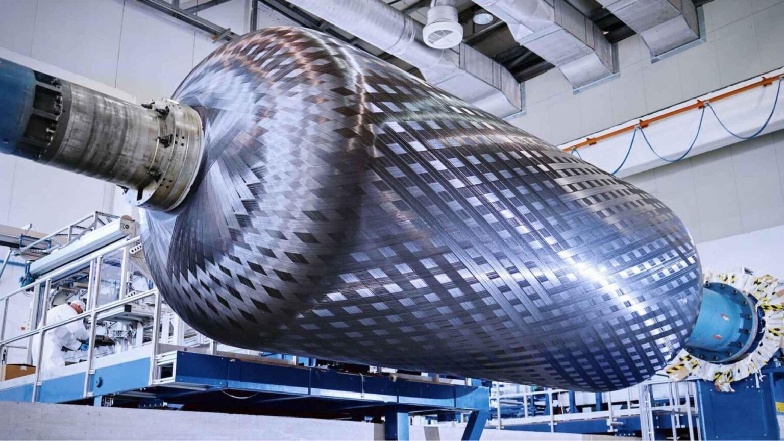 Engineers have developed a material capable of self-repairing more than 1,000 times, which promises to extend the service life of key components in airplanes, cars, and wind turbines for centuries