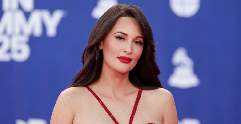 Kacey Musgraves Hilariously Claps Back at Internet User Who Debunked Her UFO Sighting