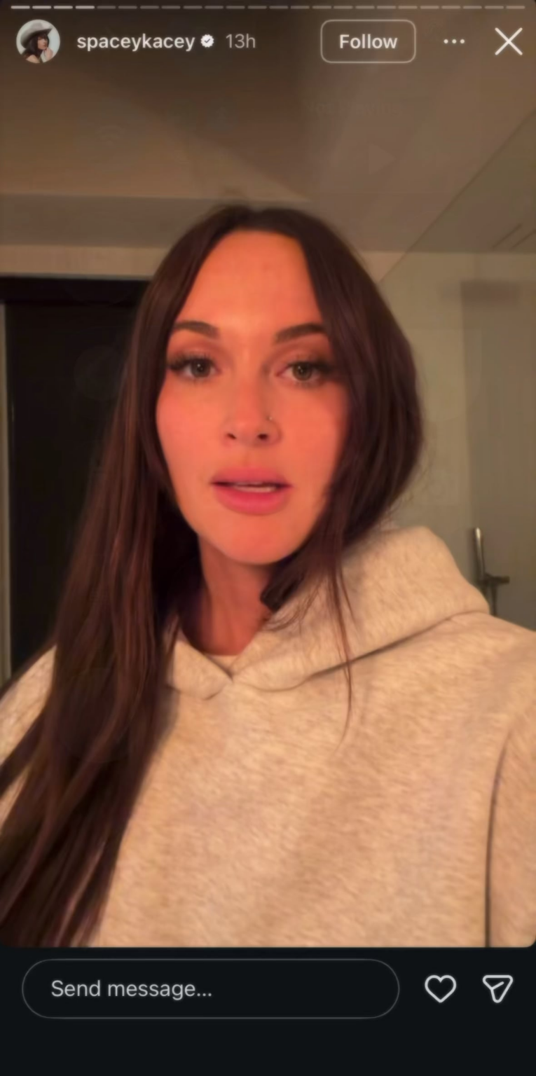 Country singer Kacey Musgraves catches orbs from her plane (story + videos)