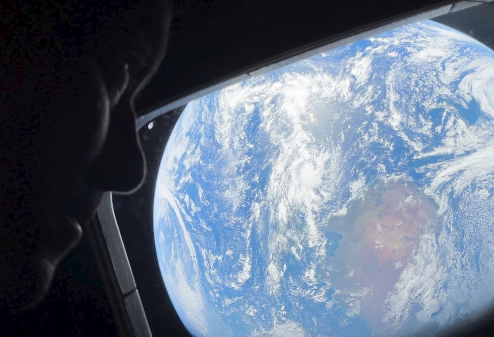 Artemis astronauts complete Moon flyby, head home