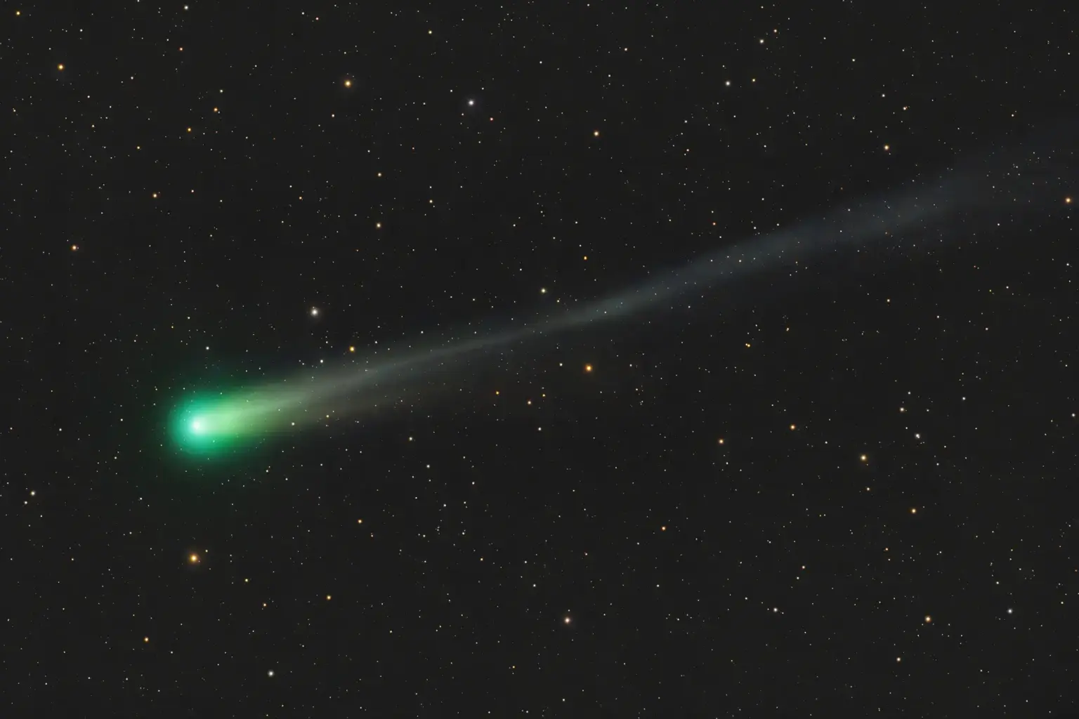 A newly discovered comet will be passing Earth this week (Javier Zayas Photography / Getty Images)