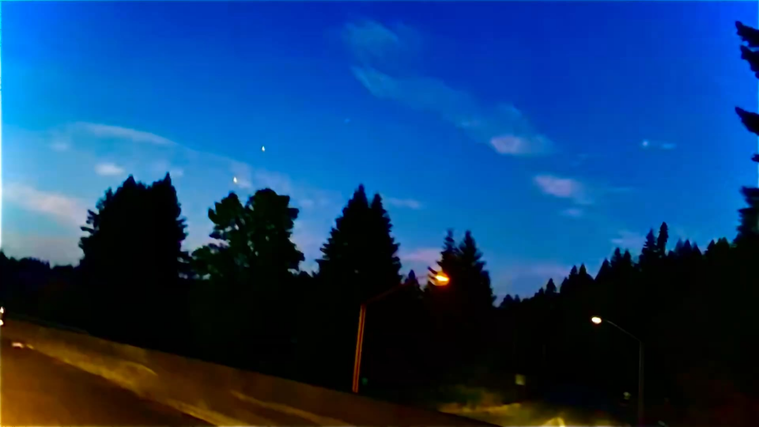 Captured weird lights turning into one light in the sky Captured weird lights turning into one light in the sky