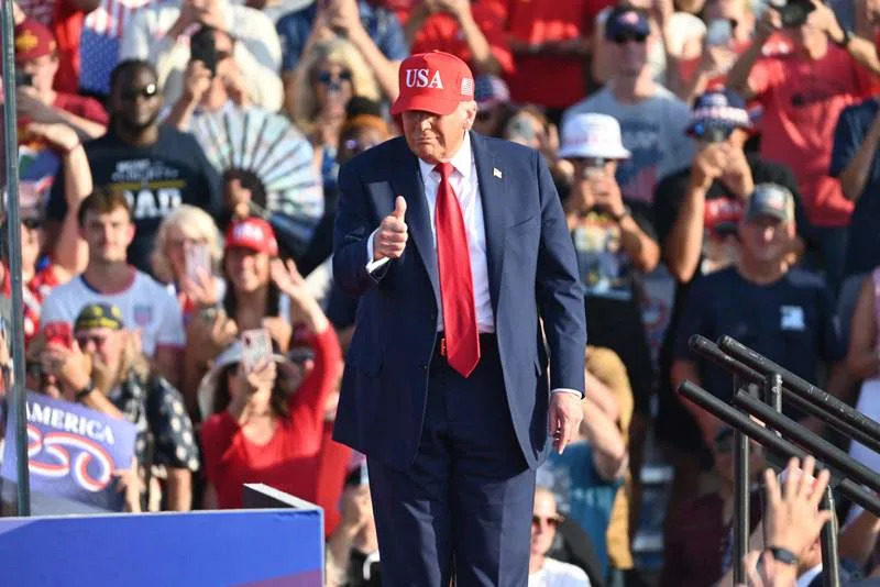 President Donald Trump has directed officials to begin identifying and releasing government files related to UFOs. By: MEGA