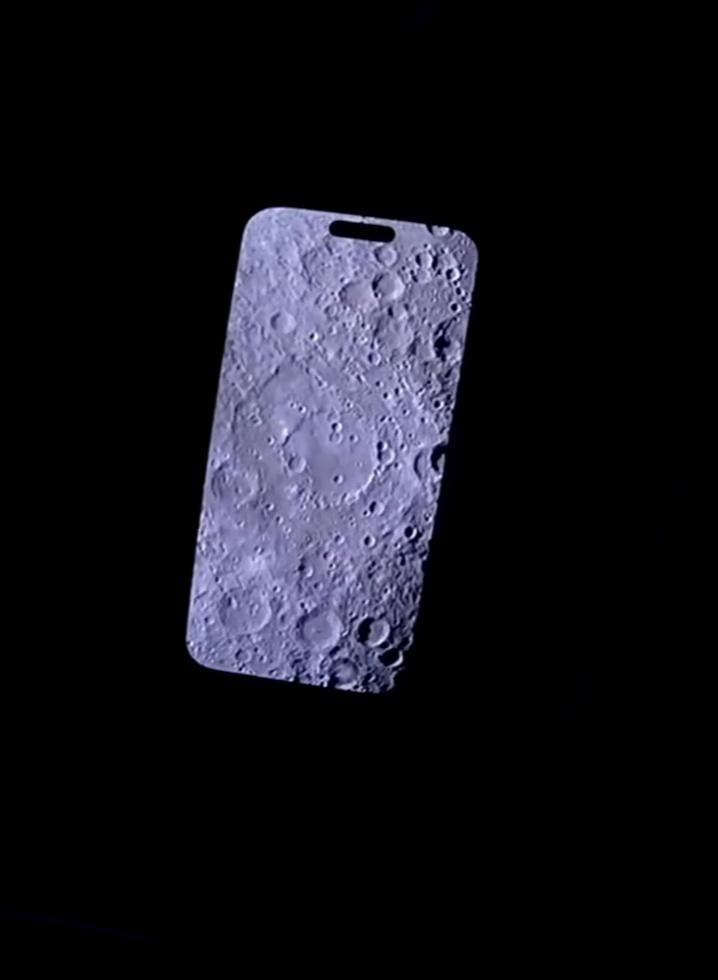 Beautiful photo of the moon's craters from Reid Wiseman's iPhone minutes ago.