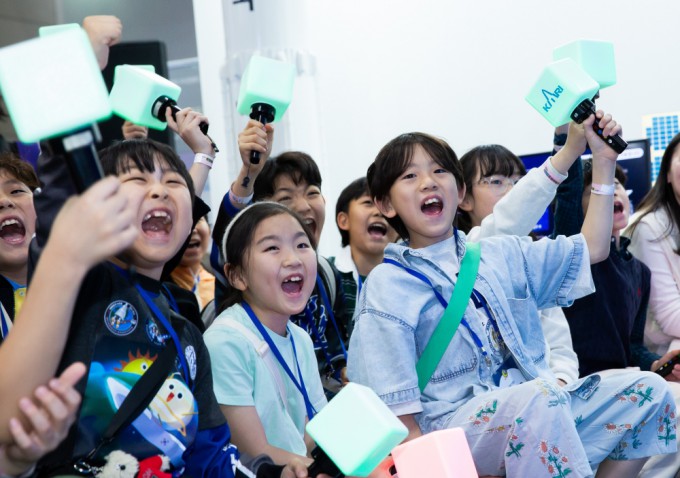 Children's Space Reporter Corps participating in the quiz show. Provided by Studio51