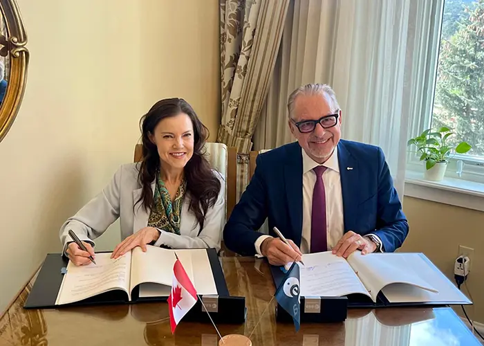 ESA and Canada sign agreement on exchange of classified information [