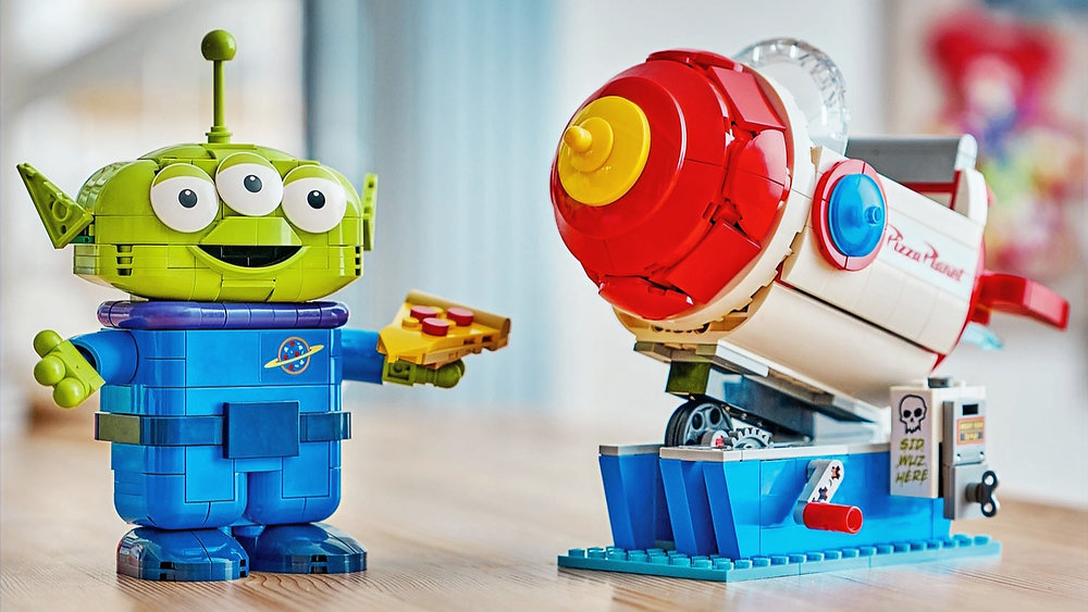 LEGO Disney 43307 Alien with Pizza Planet Rocket Ride Officially Revealed LEGO Disney 43307 Alien with Pizza Planet Rocket Ride Officially Revealed