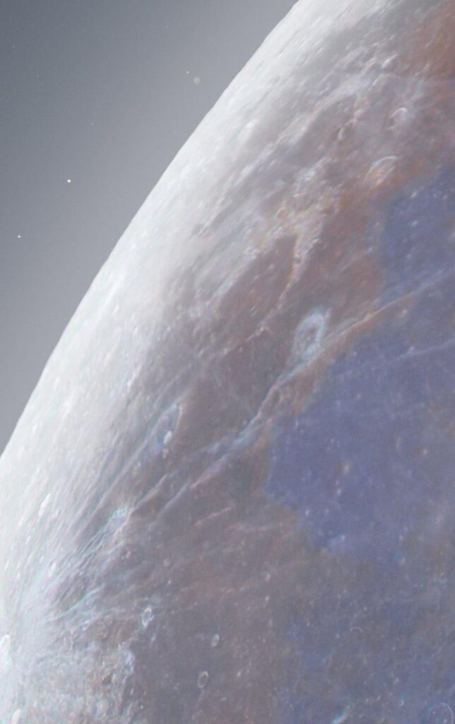 Crater "Carroll" is visible on the lunar limb. Andrew McCarthy captured a photo of it this morning as part of a super-high-resolution moon photo he will share sharing tomorrow. Can you see it?