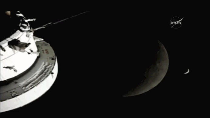 Earth hiding behind moon... (Timelapse)