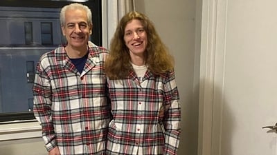 Nick Pope and his wife Elizabeth Weiss are seen here. The latter announced Pope's passing on X. (X/@nickpopemod)