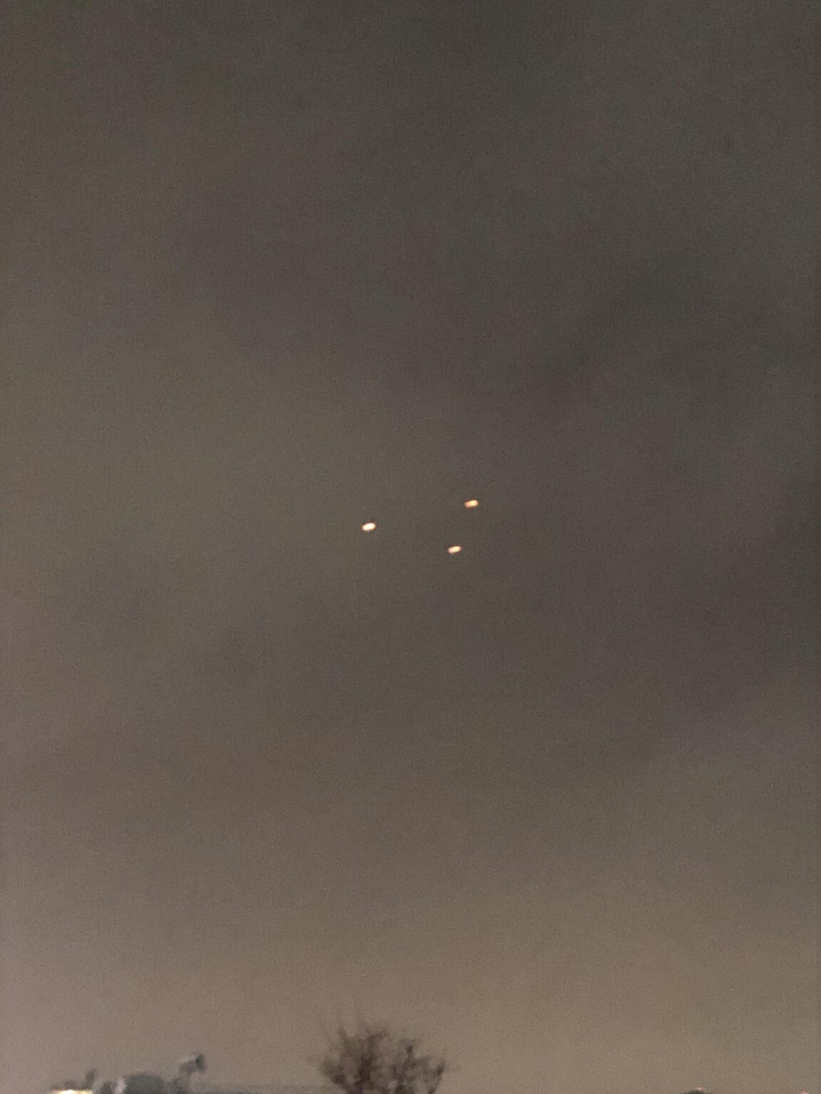 My sighting from 2 years ago (TR3B?)