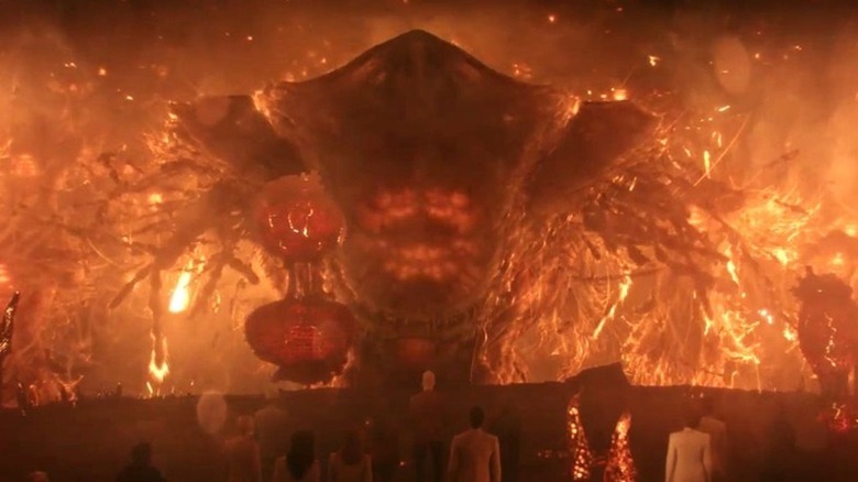 Species 10-C towers over a Federation delegation in Star Trek: Discovery