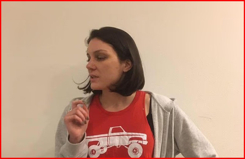 Mystery surrounding the death of UFO-linked scientist – her last messages published