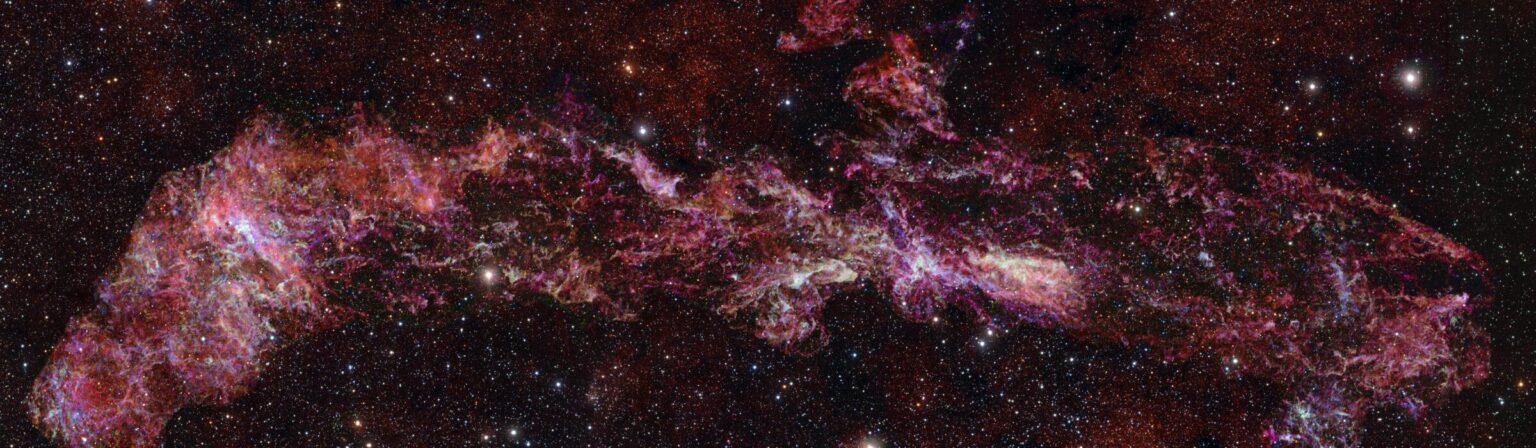 Astronomers have captured the central region of our Milky Way in a striking new image using the Atacama Large Millimeter/submillimeter Array (ALMA). The largest ALMA image to date.