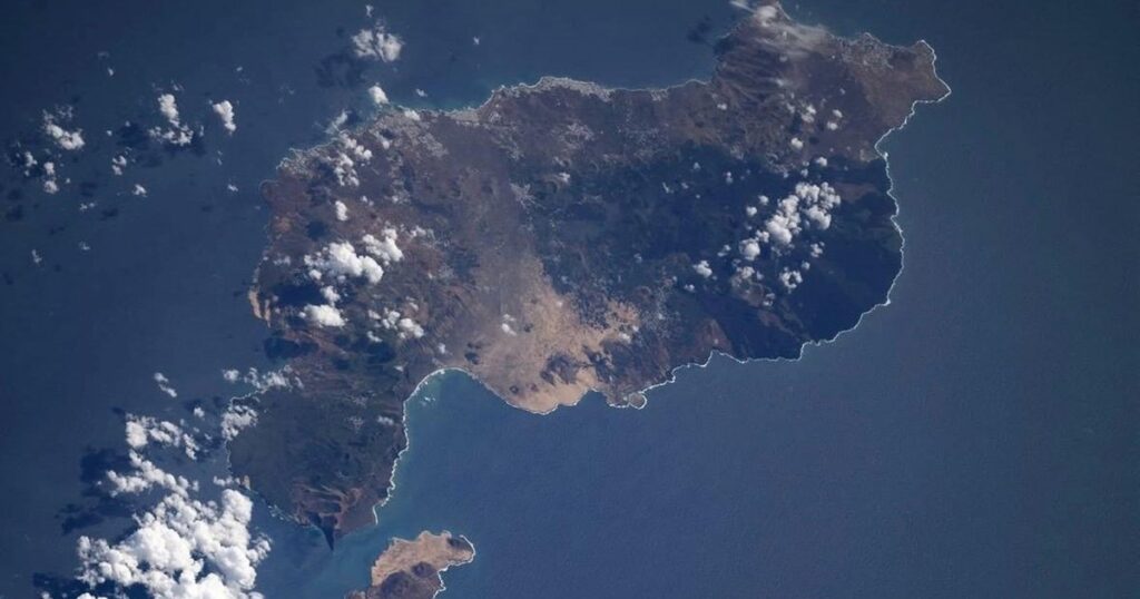 The latest international mission captures Lanzarote and La Graciosa from space