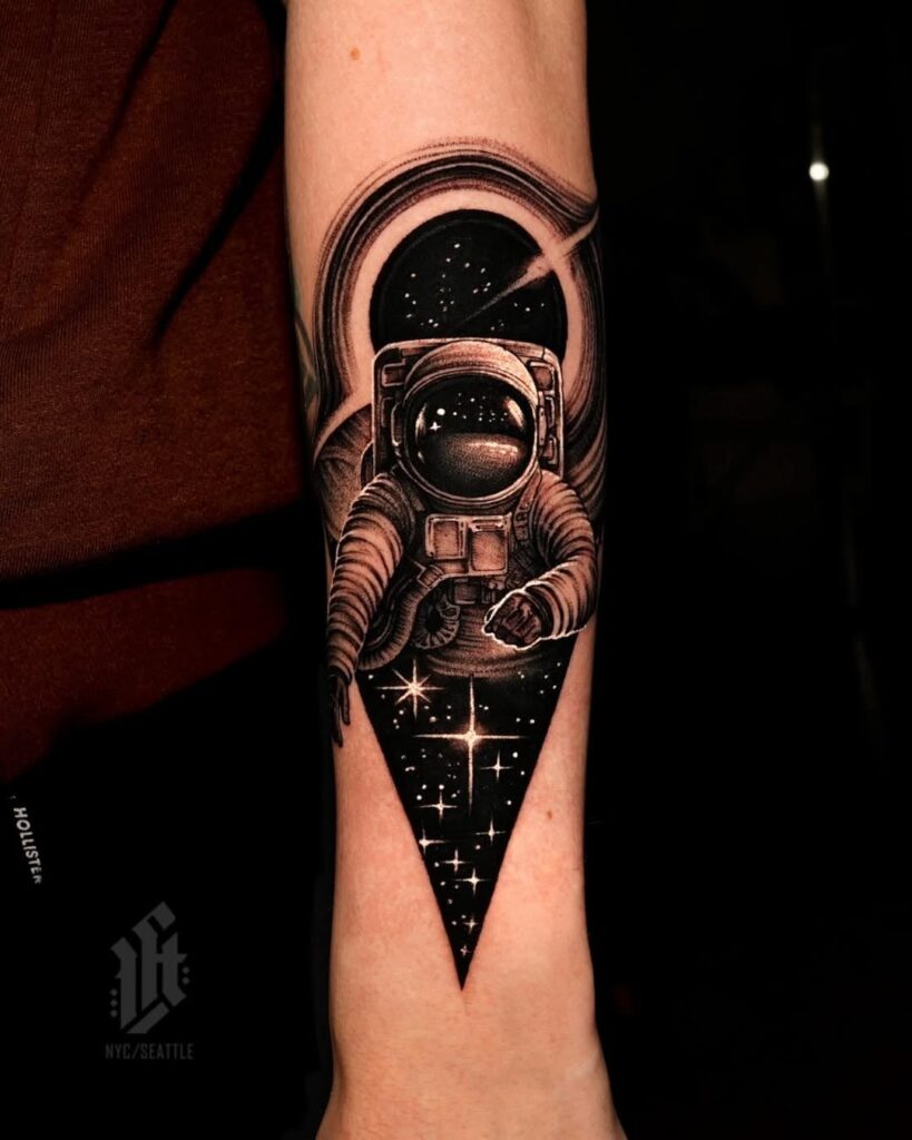Who’s following the Artemis II mission? Just got to do a tattoo on this theme! what do you think? // Done in Seattle, WA