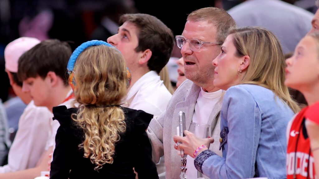 Rockets’ Fertitta Family Hope to Continue Success, Legacy of WNBA’s Comets Rockets' Fertitta Family Hope to Continue Success, Legacy of WNBA's Comets