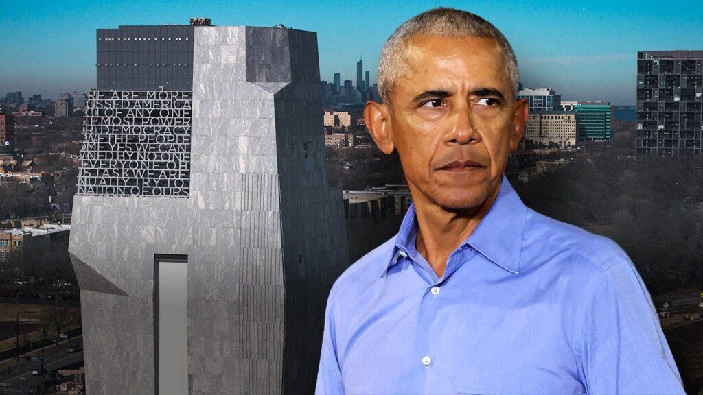 Obama says government is too bad at secrets to hide aliens from the public