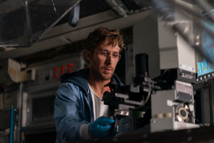 Ryland Grace works in the spaceship lab, breeding an extraterrestrial microbe.