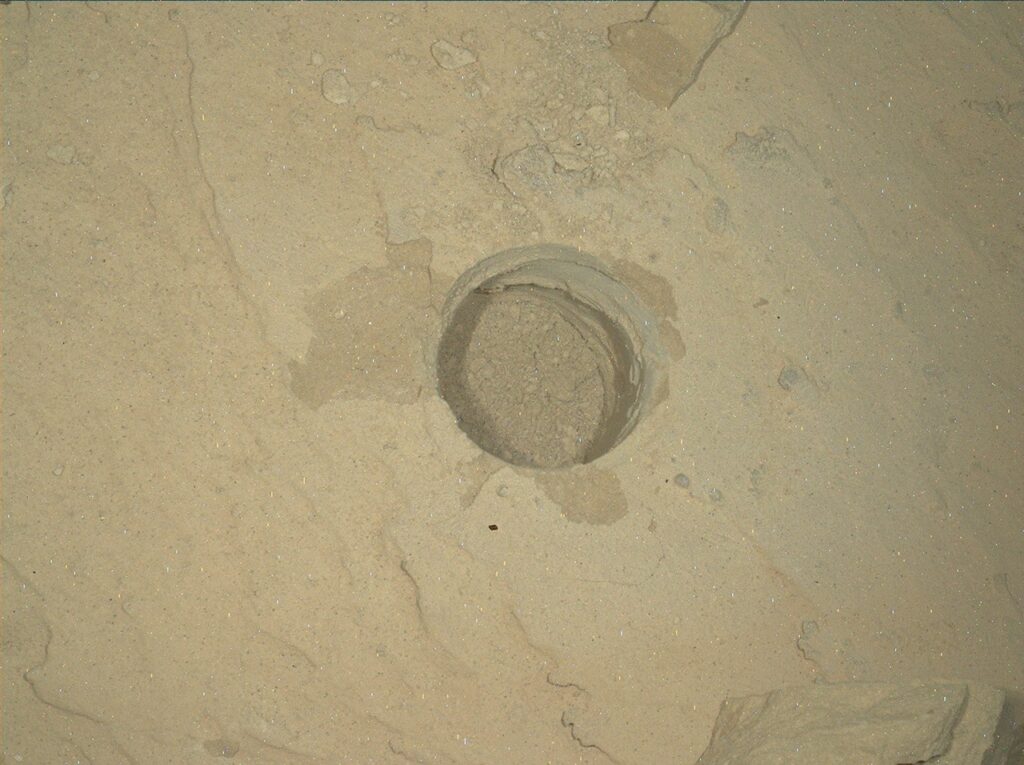 Curiosity Blog, Sols 4886-4892: Ingenuity and Perseverance, Curiosity Style