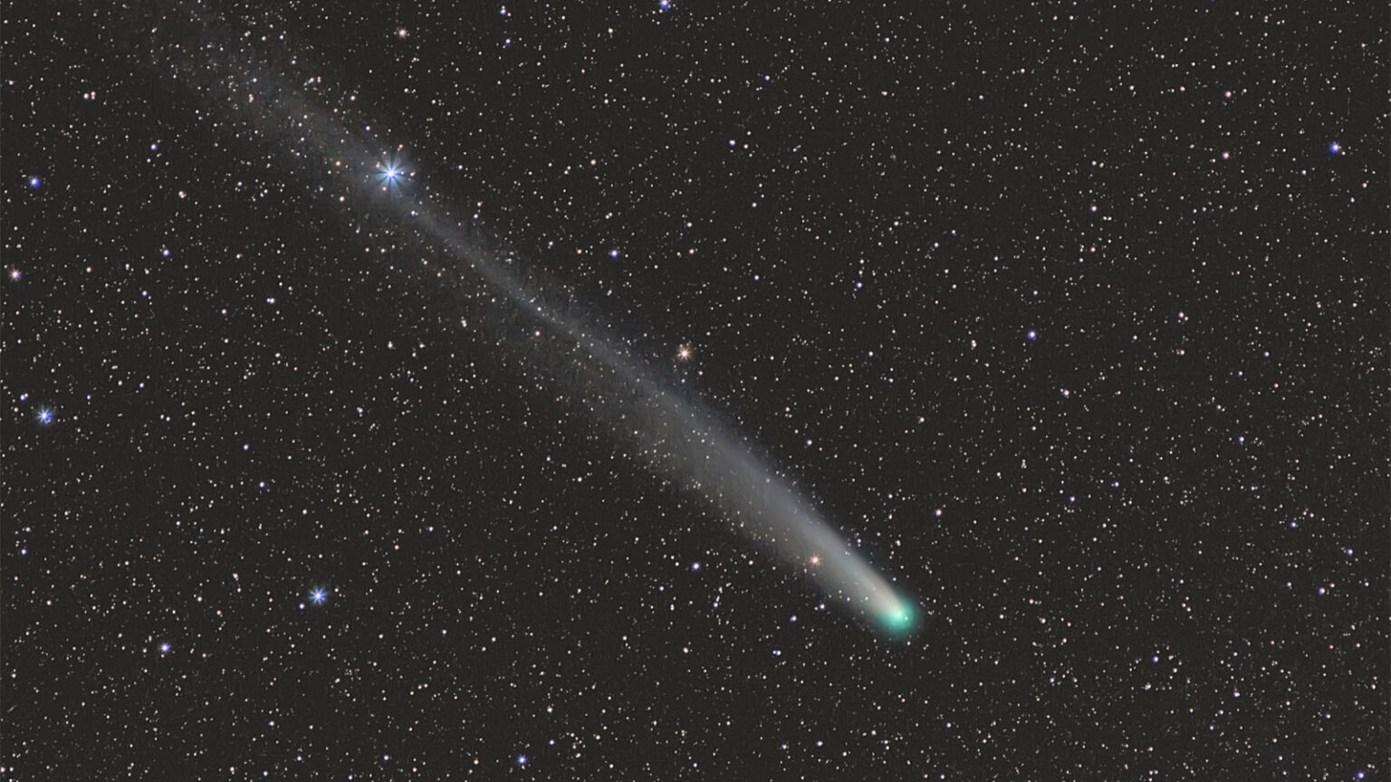 NASA Responds To Claim Comet 3I/Atlas Is An Alien Spacecraft comet-in-a-starry-sky