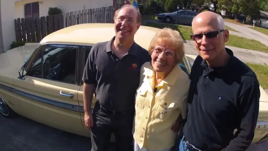 US woman purchased lifetime warranties on all her 1964 Mercury Comet’s parts so she could keep it running at over 500,000 miles for free US woman purchased lifetime warranties on all her 1964 Mercury Comet's parts so she could keep it running at over 500,000 miles for free