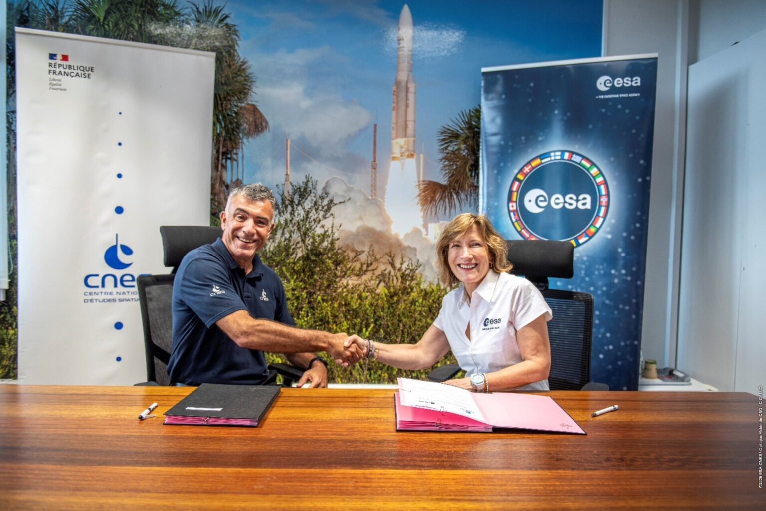 ESA and CNES renew their commitment to Europe’s Spaceport ESA and CNES renew their commitment to Europe’s Spaceport