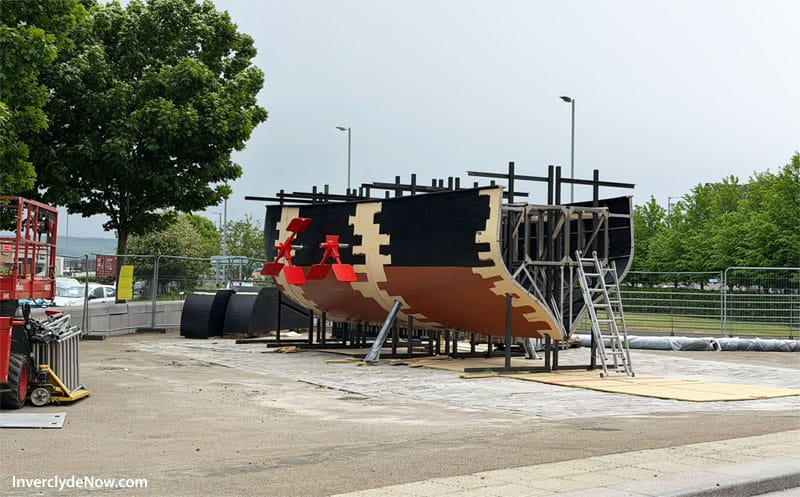 IN Pictures: Comet Replica Taking Shape IN Pictures: Comet Replica Taking Shape