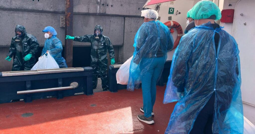 Evacuations of passengers from hantavirus-hit cruise ship begin