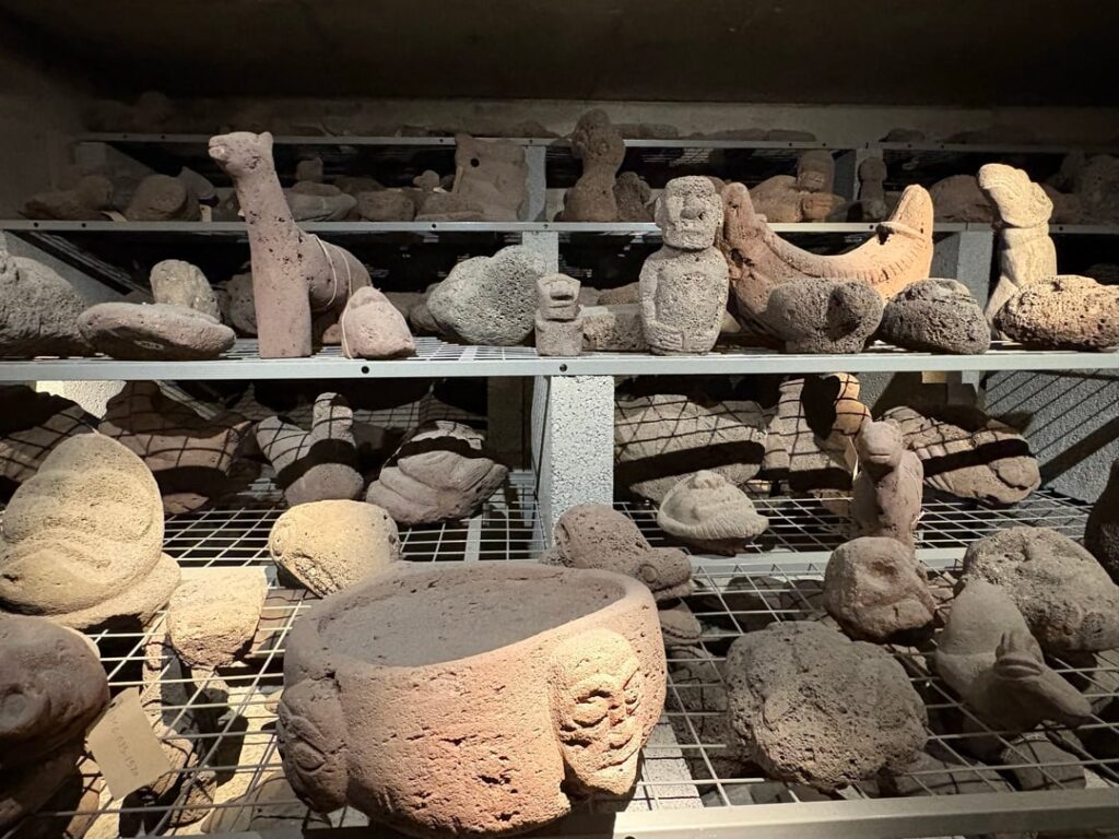 @ArchaicLens on X unseals a thousand artifacts from Easter Island that have been sitting in a Norwegian museum basement for 60 years, and highlights the incredible similarity to Gobekle Tepe inscriptions. @ArchaicLens on X unseals a thousand artifacts from Easter Island that have been sitting in a Norwegian museum basement for 60 years, and highlights the incredible similarity to Gobekle Tepe inscriptions.