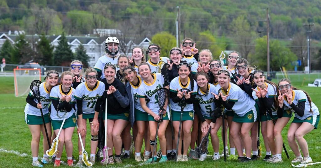 Comets soar to victory; Dahlia Steele paced the Comets with 5 goals